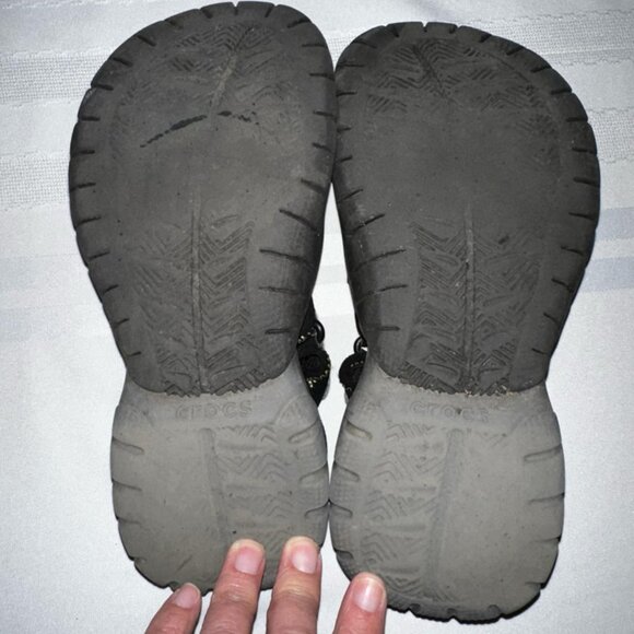 CROCS SWIFTWATER JUNIORS 3J MESH DECK SANDALS BLACK CASUAL men’s 7 women’s 9 GUC - Picture 5 of 6